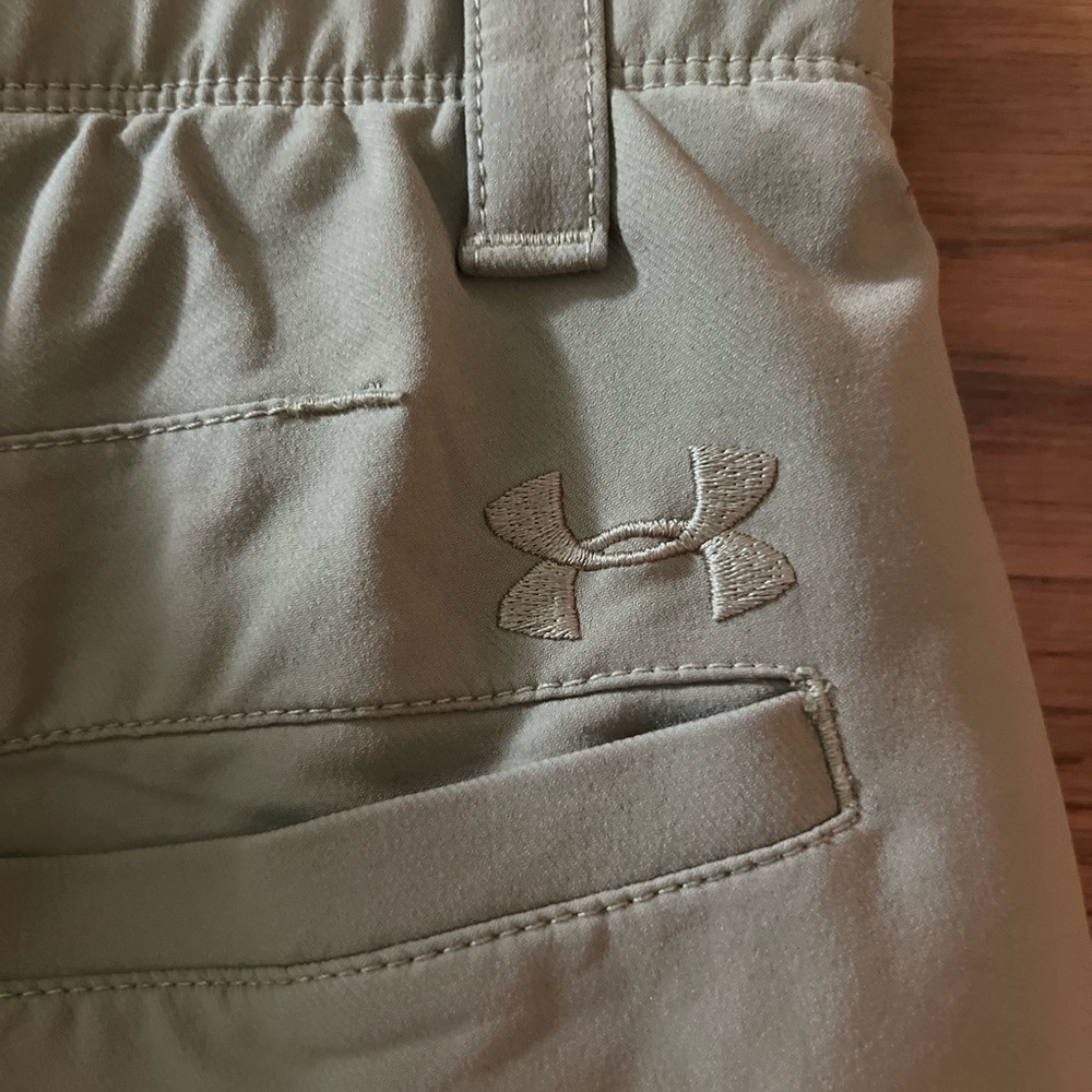 Men’s 32/30 Under Armour Golf Pants Beige